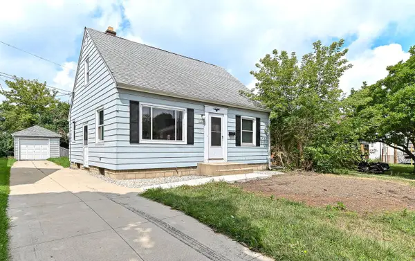 2321 S 82nd STREET, West Allis, WI 53219