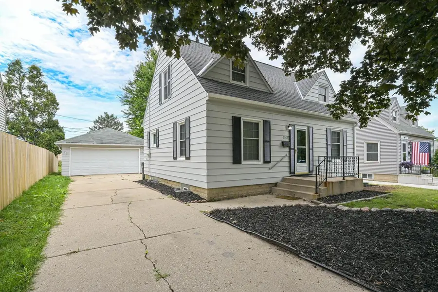 2563 S 99th STREET, West Allis, WI 53227 - #3