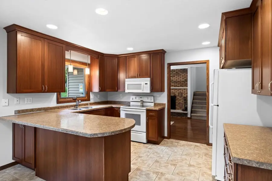 1024 Park Ridge DRIVE, Onalaska, WI 54650 - #2