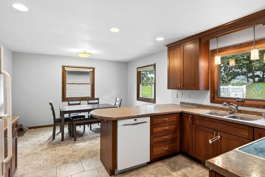 1024 Park Ridge DRIVE, Onalaska, WI 54650 - #3