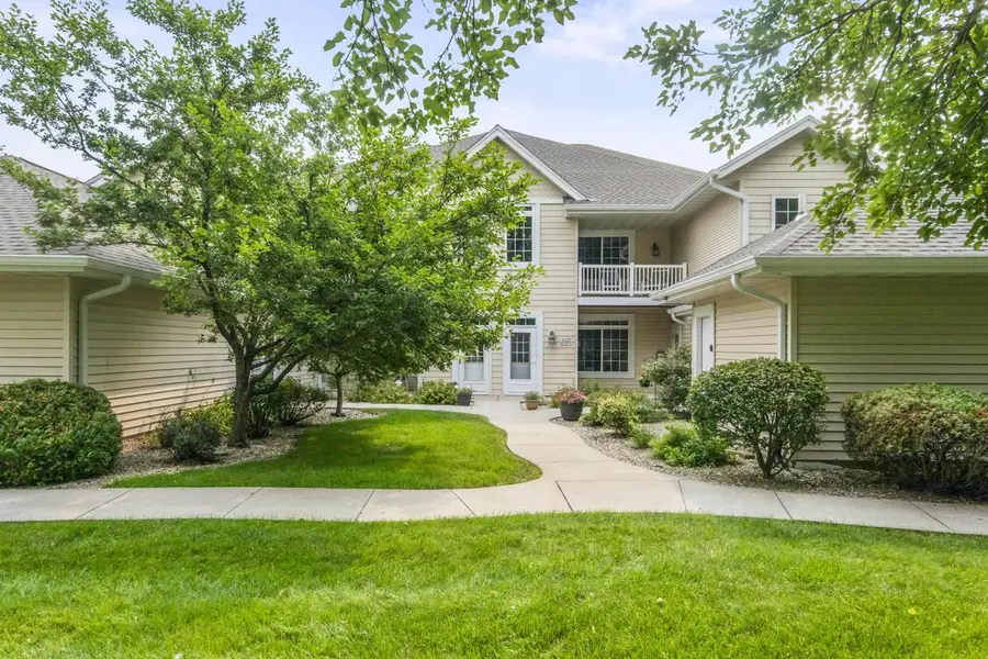 W398N6071 Autumn Woods DRIVE, Oconomowoc, WI 53066 - #2