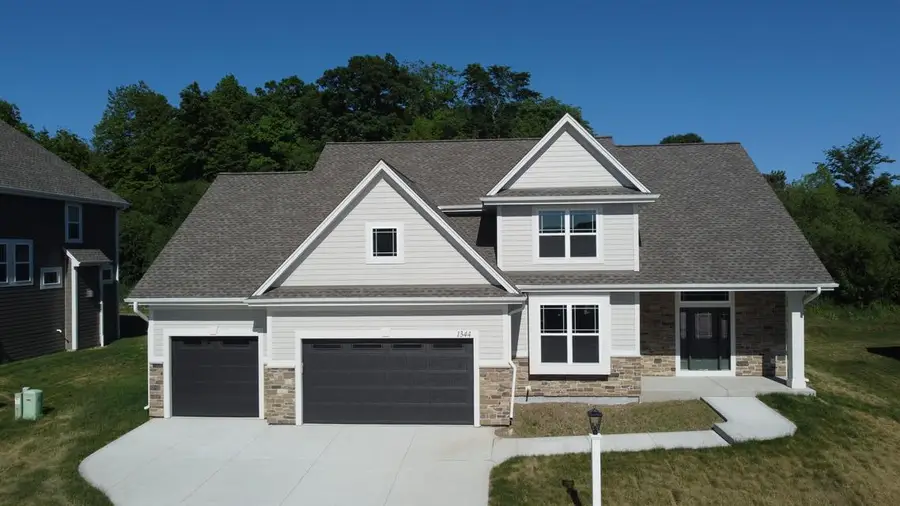 1344 Mohican TRAIL, Waukesha, WI 53189 - #2