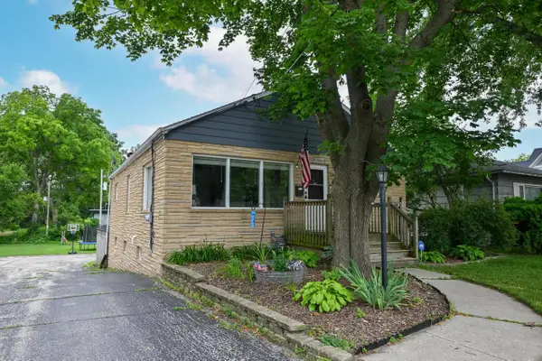 246 North AVENUE, Hartland, WI 53029