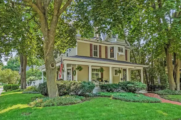 605 W Wisconsin AVENUE, Oconomowoc, WI 53066
