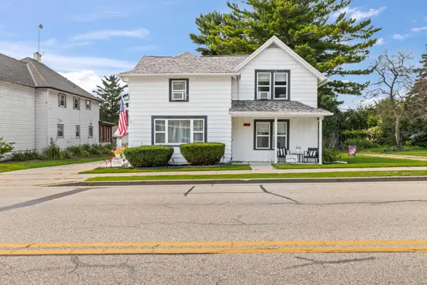 213 Kettle Moraine DRIVE S, Slinger, WI 53086