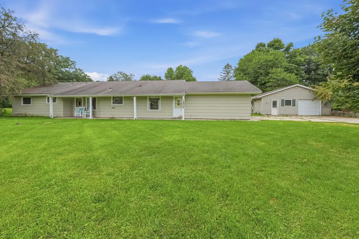 1307 E Lake Street, Horicon, WI 53032 - #1