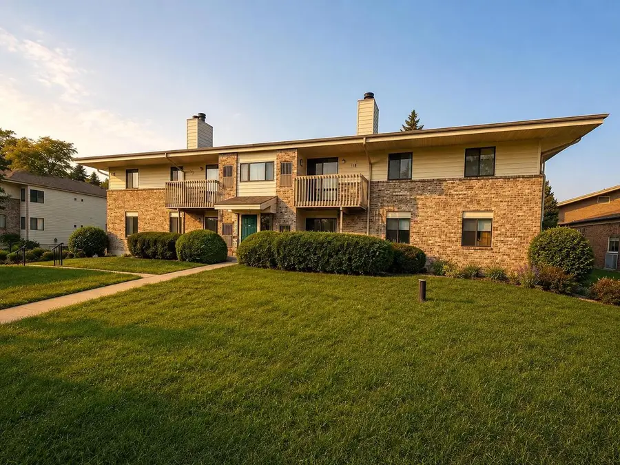 116 E Freistadt ROAD #H, Thiensville, WI 53092 - #2