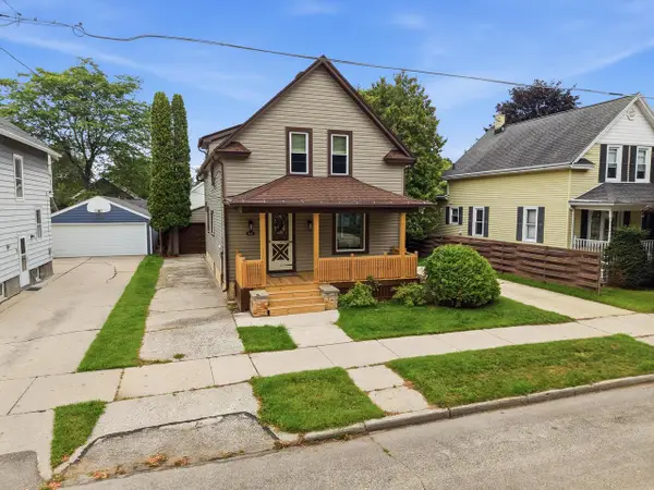 851 N 10th STREET, Manitowoc, WI 54220