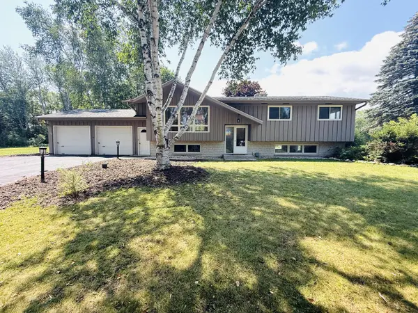 N6392 Sherry LANE, Sheboygan, WI 53083
