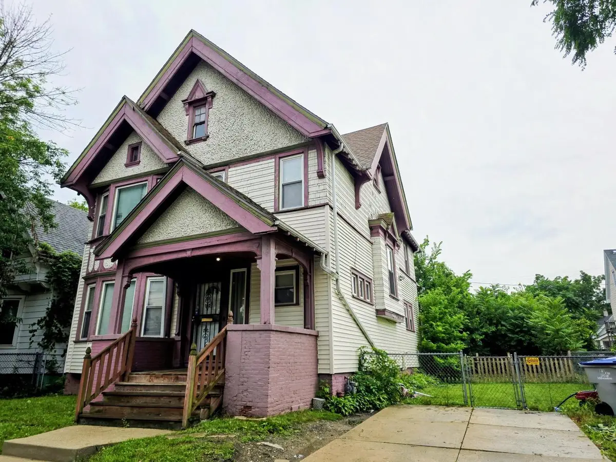 2563 N 12th STREET, Milwaukee, WI 53206 - #1