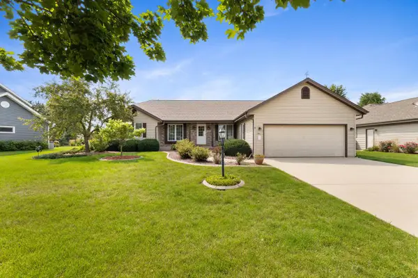 6871 S Dory DRIVE, Franklin, WI 53132