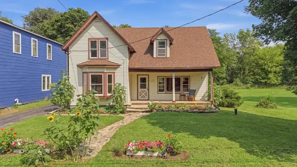 W379N8324 Mill STREET, Oconomowoc, WI 53066