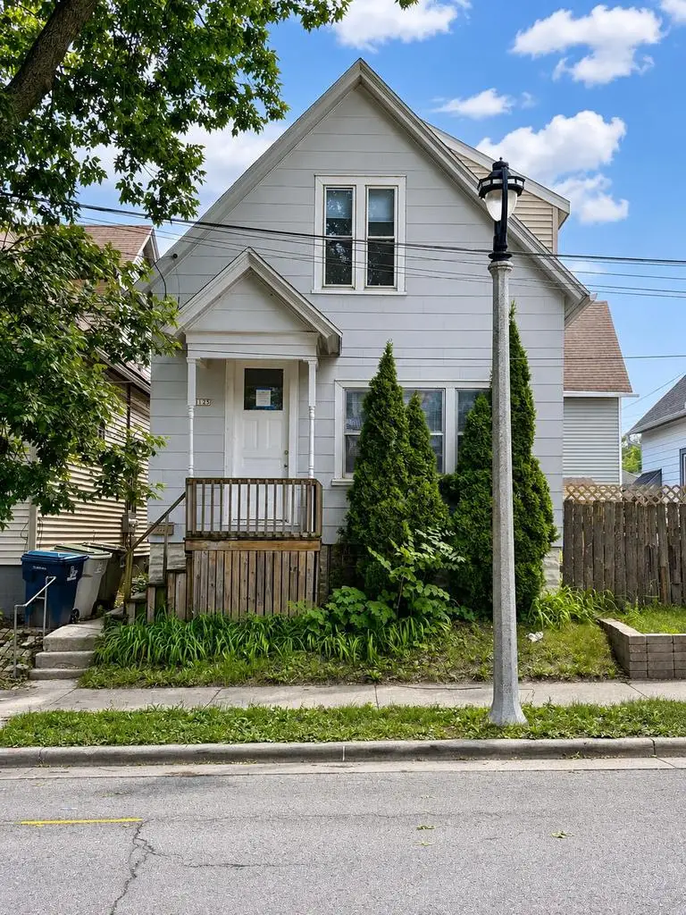 1125 E Clarke STREET, Milwaukee, WI 53212 - #1