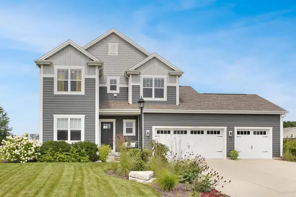 N61W13722 Weyer Farm DRIVE, Menomonee Falls, WI 53051