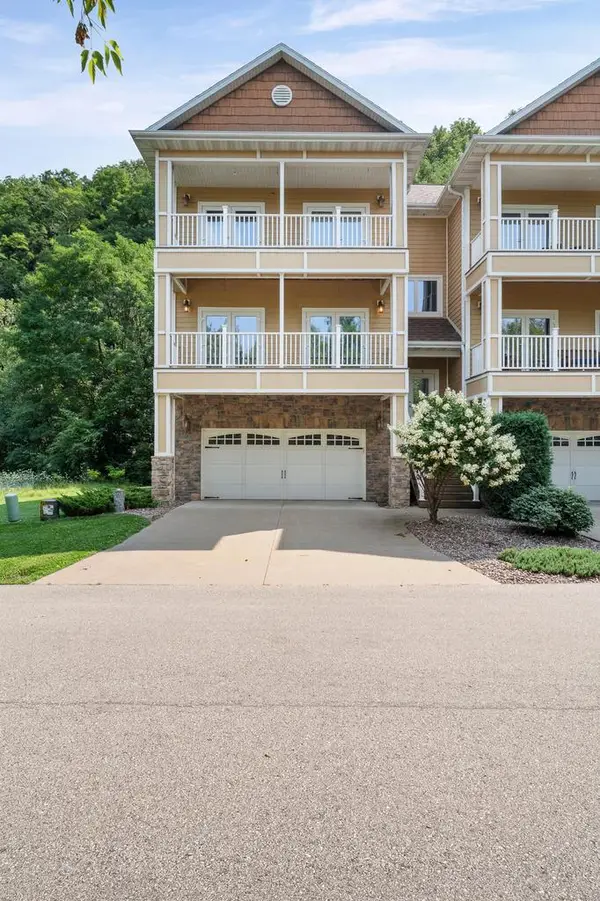 1322 Sunset COURT, La Crosse, WI 54601
