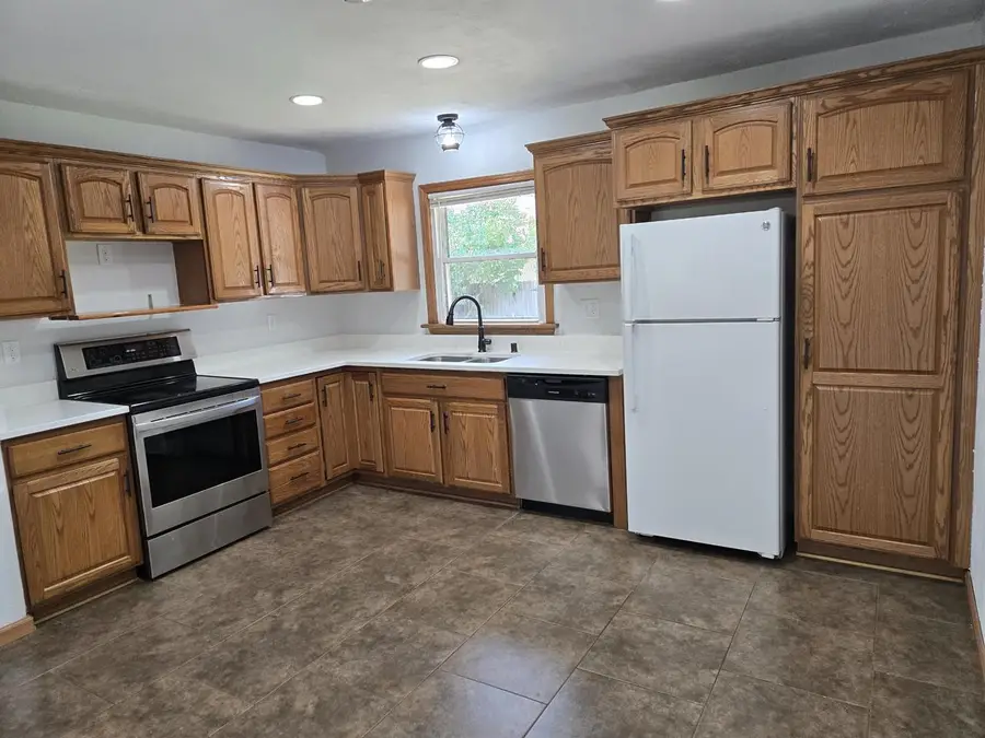 1425 S Rock PLACE, New Berlin, WI 53151 - #2
