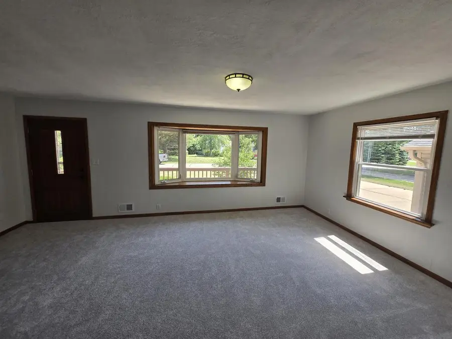 1425 S Rock PLACE, New Berlin, WI 53151 - #3