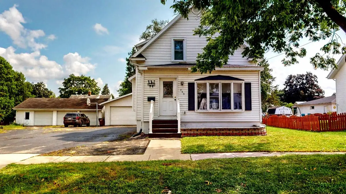 713 Charles STREET, Fort Atkinson, WI 53538 - #1