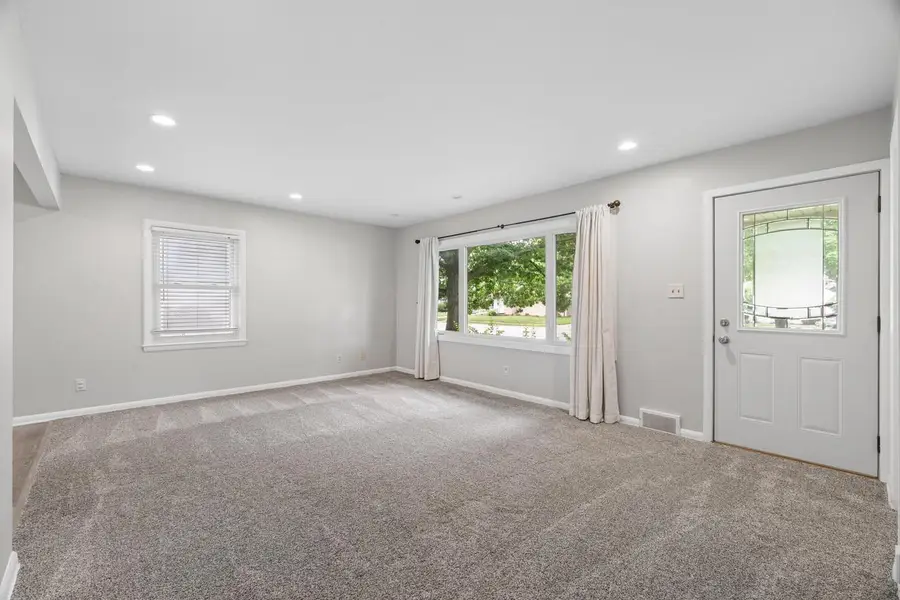 705 Oak STREET, South Milwaukee, WI 53172 - #3