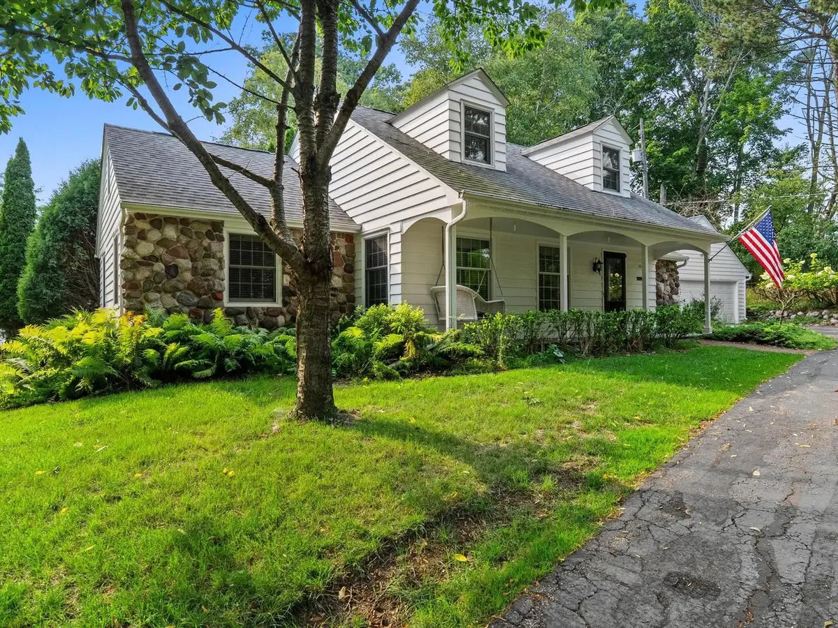 302 Fenway TERRACE, Manitowoc, WI 54220 - #1