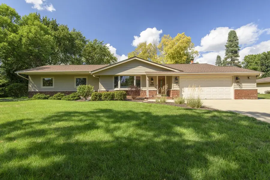 9738 W Barnard AVENUE, Greenfield, WI 53228 - #2