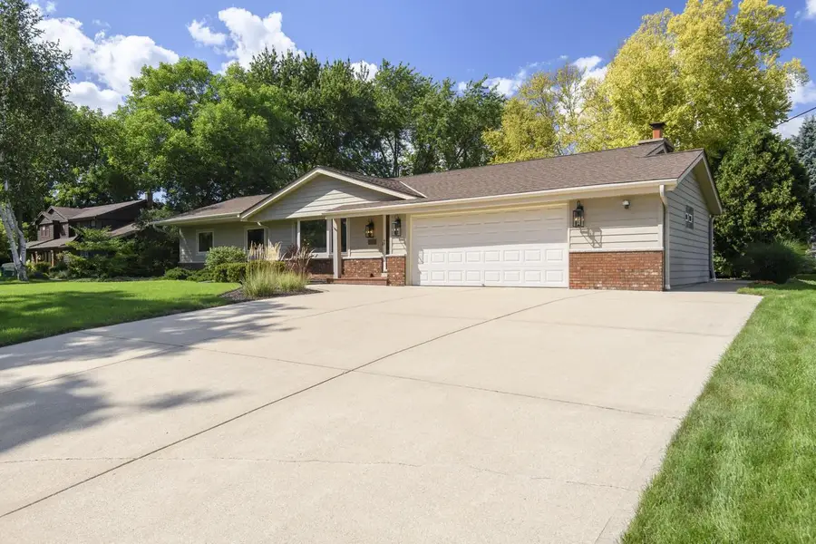 9738 W Barnard AVENUE, Greenfield, WI 53228 - #3