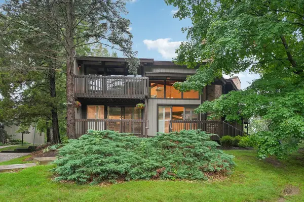930 Alpine DRIVE, Fontana, WI 53125
