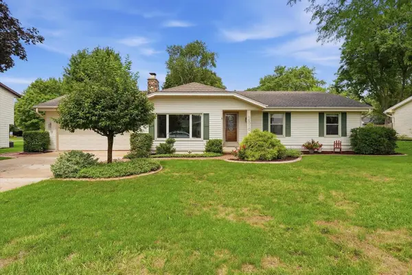 16010 W Cynthia DRIVE, New Berlin, WI 53151