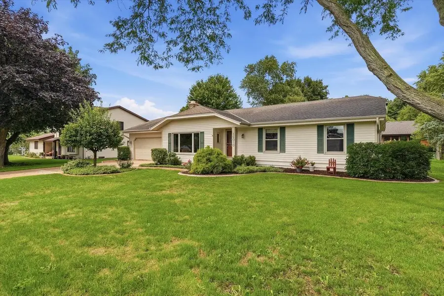 16010 W Cynthia DRIVE, New Berlin, WI 53151 - #2