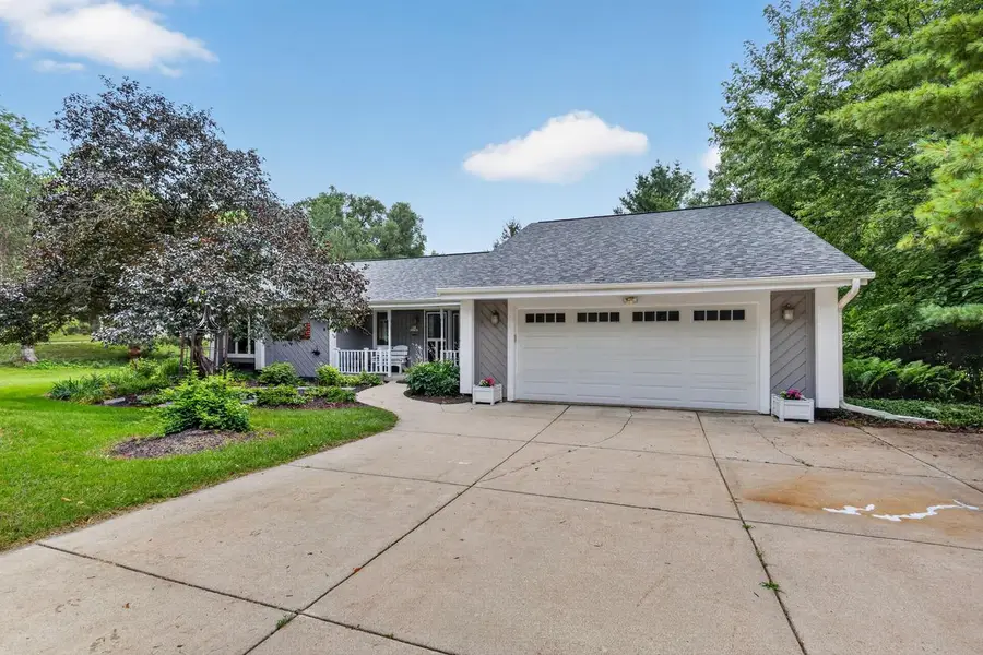 N71W27107 Meadow Wood LANE, Lisbon, WI 53089 - #2