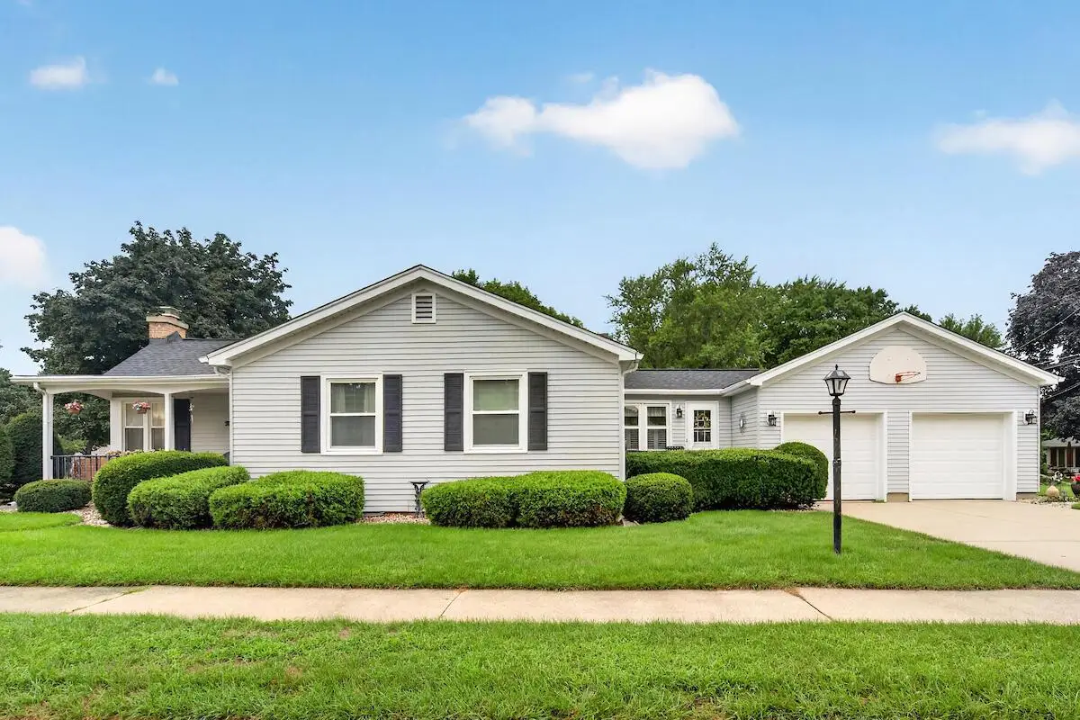 201 N Oakland AVENUE, Burlington, WI 53105 - #1