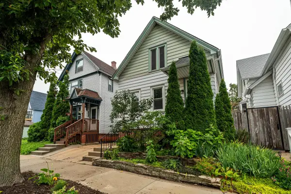 1931 N Bartlett AVENUE, Milwaukee, WI 53202