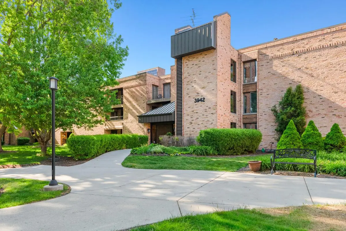 3942 N Oakland AVENUE #138, Shorewood, WI 53211 - #1