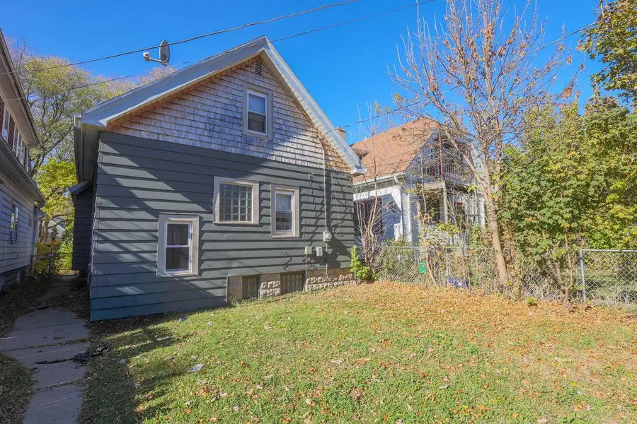 5506 N 34th STREET, Milwaukee, WI 53209 - #3