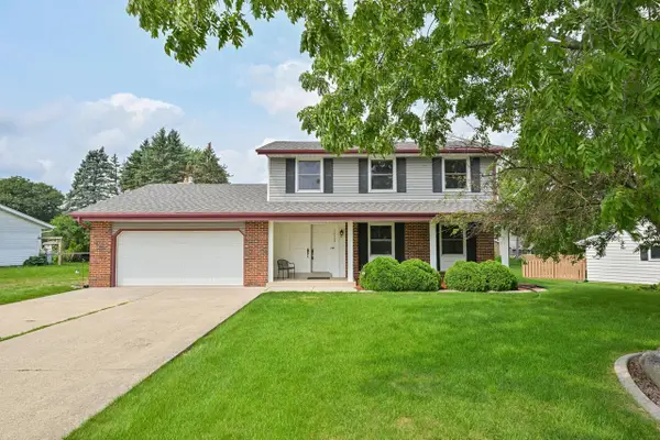 15100 W Glendale DRIVE, New Berlin, WI 53151