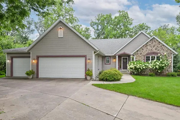 W765 Potters CIRCLE, East Troy, WI 53120