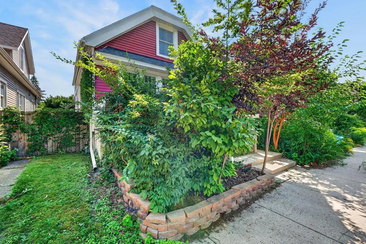 2650 N Fratney STREET, Milwaukee, WI 53212 - #1