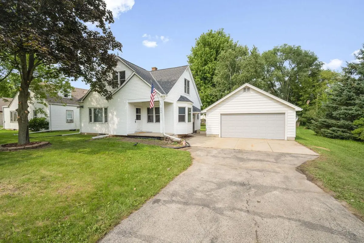 236 State Highway 33, West Bend, WI 53095 - #1