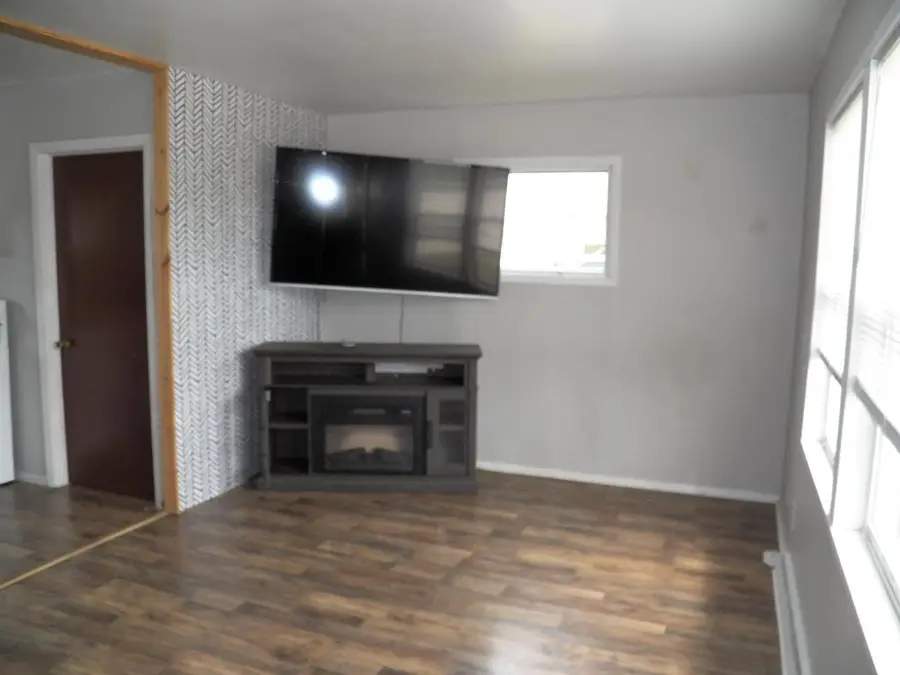 3512 Division STREET, Manitowoc, WI 54220 - #2