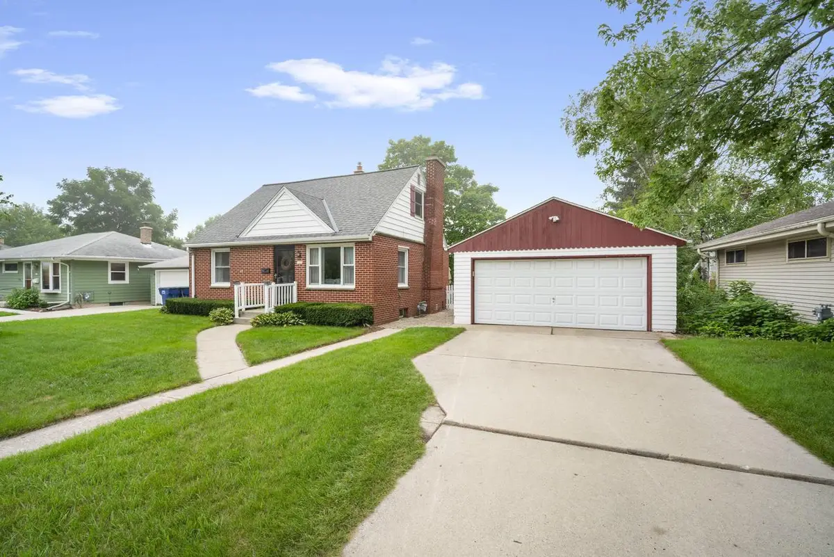 1121 2nd AVENUE, Grafton, WI 53024 - #1