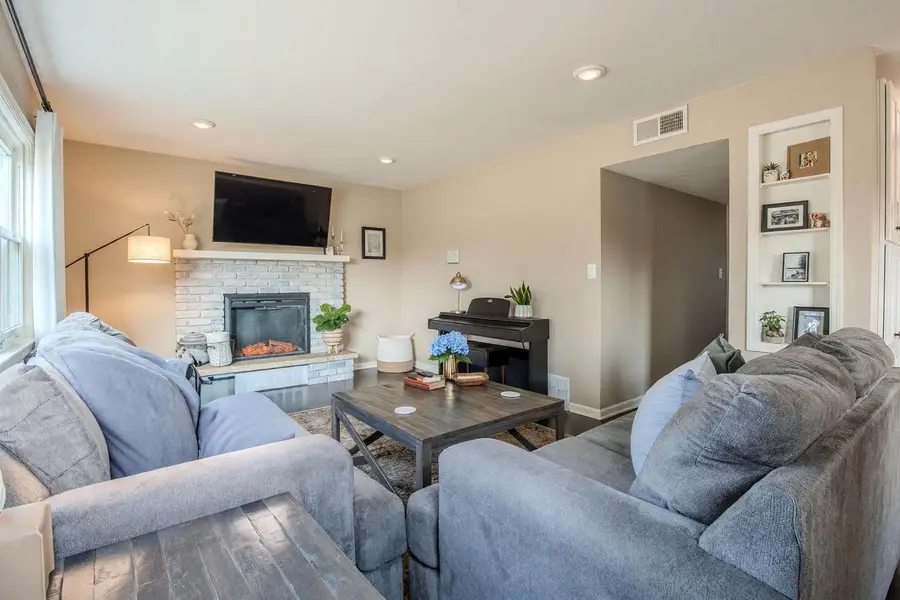 3503 E Whittaker AVENUE, Cudahy, WI 53110 - #3