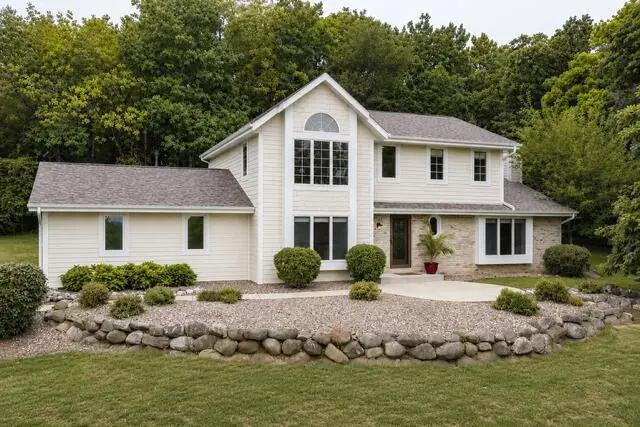 S26W31396 Cregennan Bae, Wales, WI 53183 - #1
