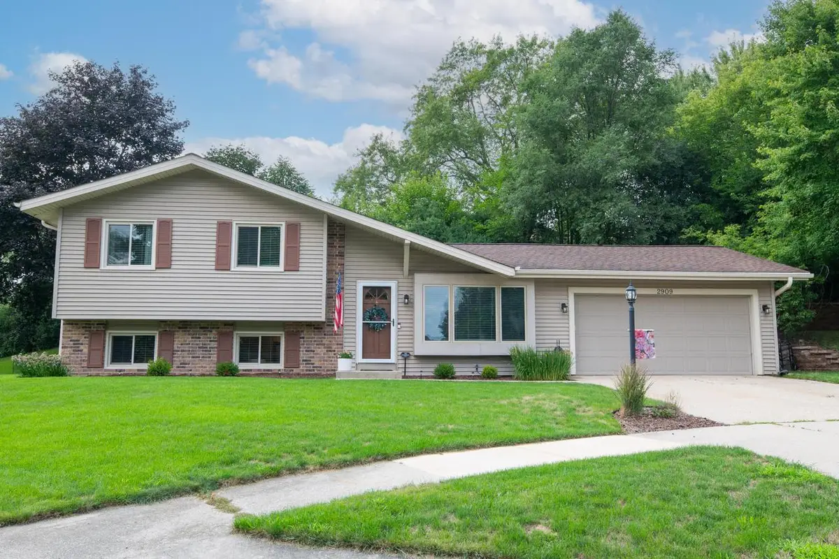 2909 Berkshire COURT, Waukesha, WI 53188 - #1