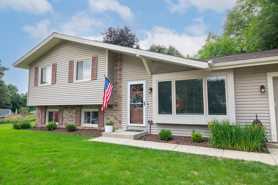 2909 Berkshire COURT, Waukesha, WI 53188 - #2