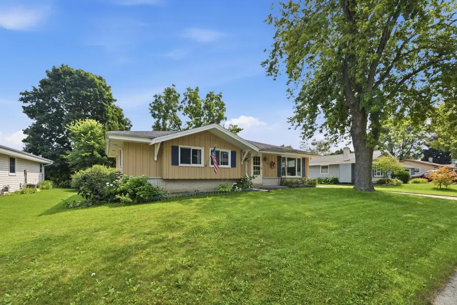 211 Maple STREET, Grafton, WI 53024 - #2
