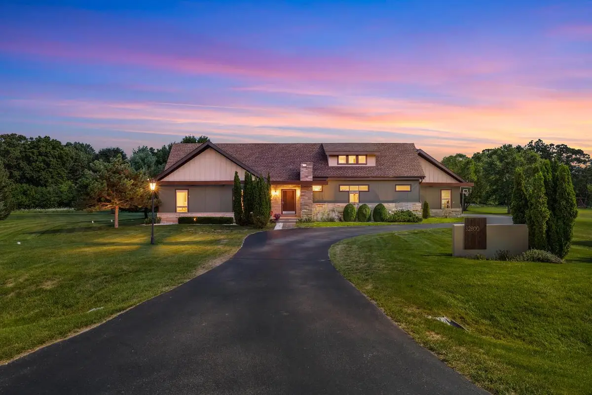 S90W32800 Granite TRAIL, Mukwonago, WI 53149 - #1
