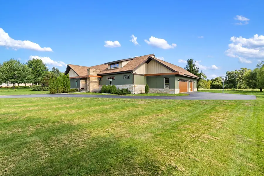 S90W32800 Granite TRAIL, Mukwonago, WI 53149 - #2