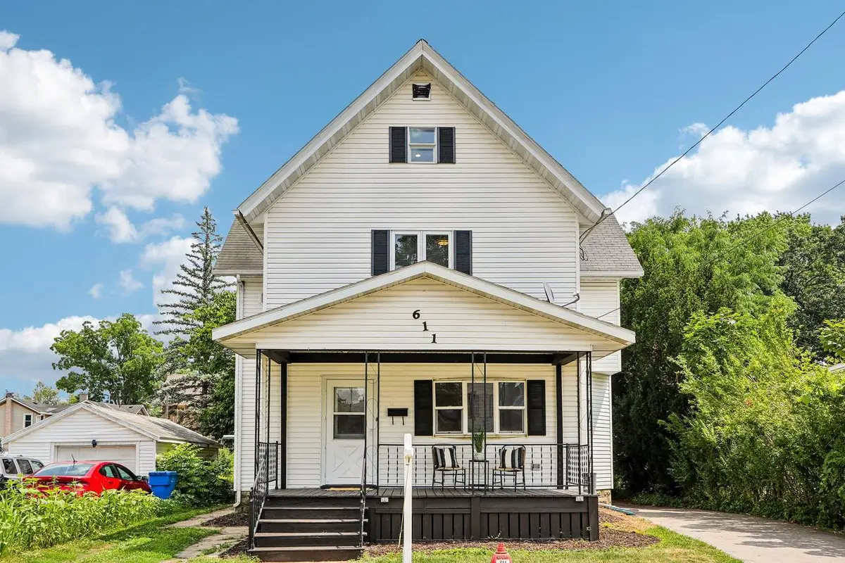611 S 8th STREET, Watertown, WI 53094 - #1