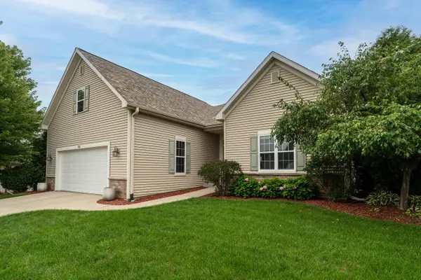 1032 Juniper LANE, Hartford, WI 53027