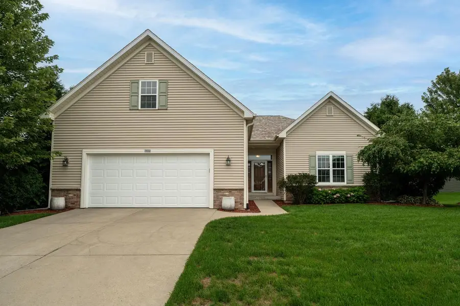 1032 Juniper LANE, Hartford, WI 53027 - #2